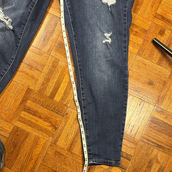 Maurices Ankle Jeans in Dark Blue with Distressed Details XL - Picture 8 of 8
